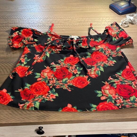 Romantic Summer Evening Rose Blouse with Sexy Off Shoulders. Pack for vacation - Picture 1 of 14
